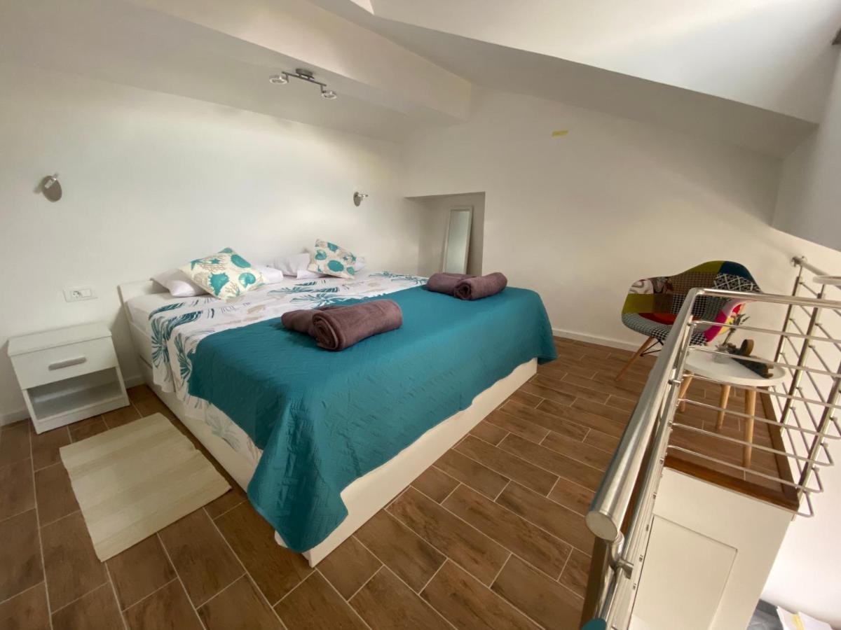 Apartmani Begic 1 I 2 Barbat na Rabu Ngoại thất bức ảnh